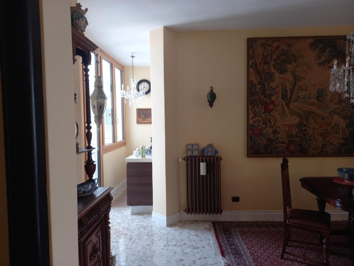 Confortevole Bari Kültér fotó