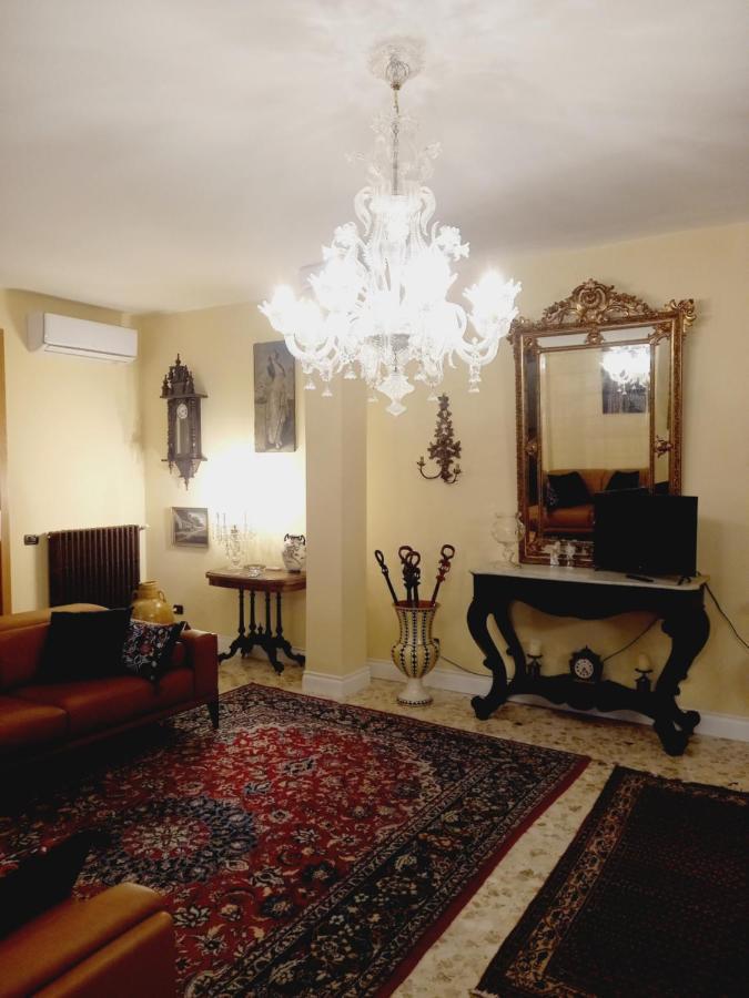 Confortevole Bari Kültér fotó