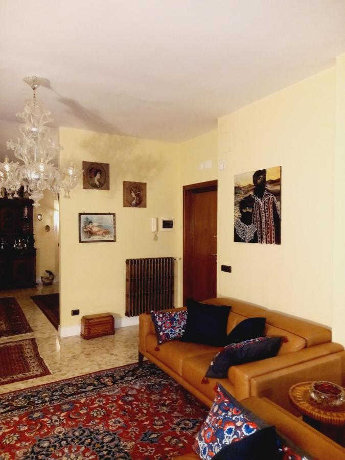 Confortevole Bari Kültér fotó